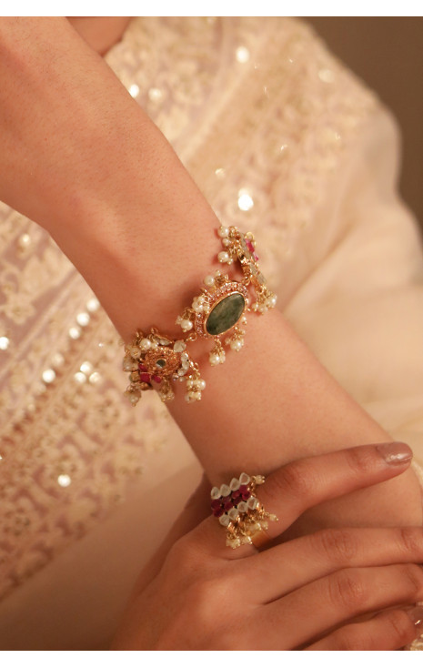 Ushna (Bracelet)